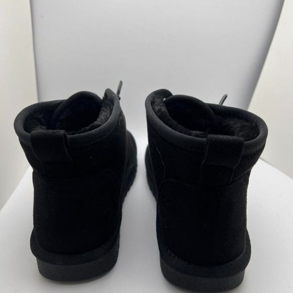 CUSHIONAIRE Women's COZY pull on boot +Memory Foam Black 6.5 - Picture 3 of 5